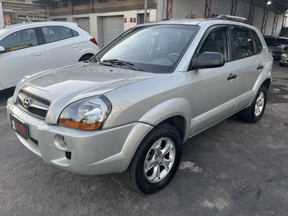 HYUNDAI TUCSON 2.0 MPFI GL 16V 142CV 2WD GASOLINA 4P MANUAL HYUNDAI TUCSON 2.0 MPFI GL 16V 142CV 2WD GASOLINA 4P MANUAL